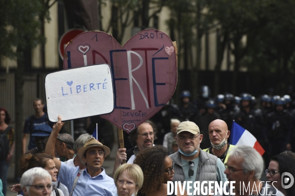 Manifestation contre le passe sanitaire QR code, à Paris le 11 septembre 2021. Demonstration against sanitary pass.