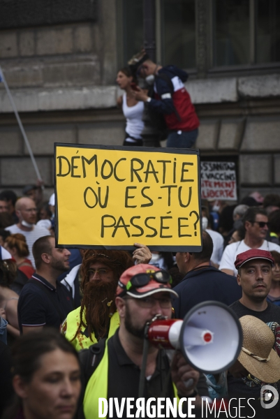 Manifestation contre le passe sanitaire QR code, à Paris le 11 septembre 2021. Demonstration against sanitary pass.