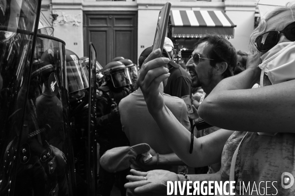 Manifestation contre le passe sanitaire QR code, à Paris le 11 septembre 2021. Demonstration against sanitary pass.