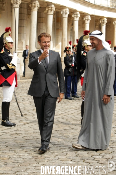 Emmanuel MACRON recoit le Prince heritier de l Emirat d Abu Dhabi