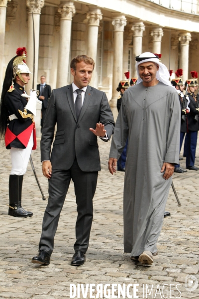 Emmanuel MACRON recoit le Prince heritier de l Emirat d Abu Dhabi