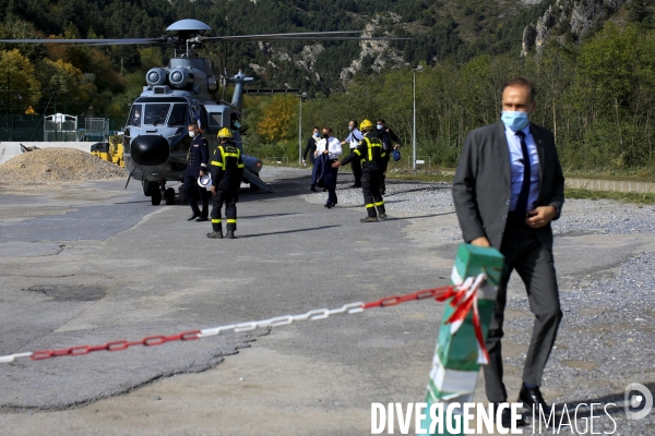 Visite du Président de la République Emmanuel Macron à Tende le 7/10/2020 après le passage de la tempête Alex qui a déclenché  un épisode méditerranéen inédit. Jusqu à 500 litres d eau au mètre carré tombés localement, 350 à Tende.