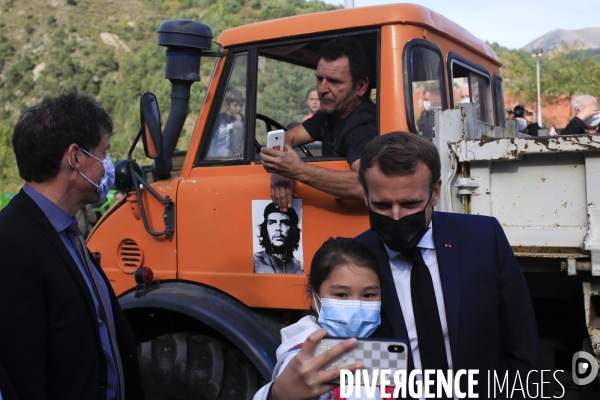 Visite du Président de la République Emmanuel Macron à Tende le 7/10/2020 après le passage de la tempête Alex qui a déclenché  un épisode méditerranéen inédit. Jusqu à 500 litres d eau au mètre carré tombés localement, 350 à Tende.