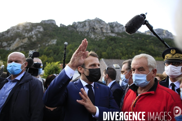 Visite du Président de la République Emmanuel Macron à Tende le 7/10/2020 après le passage de la tempête Alex qui a déclenché  un épisode méditerranéen inédit. Jusqu à 500 litres d eau au mètre carré tombés localement, 350 à Tende.