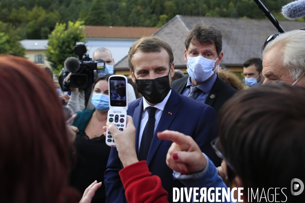 Visite du Président de la République Emmanuel Macron à Tende le 7/10/2020 après le passage de la tempête Alex qui a déclenché  un épisode méditerranéen inédit. Jusqu à 500 litres d eau au mètre carré tombés localement, 350 à Tende.