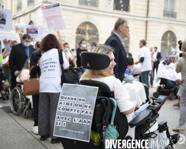 Manif Déconjugalisation AAH