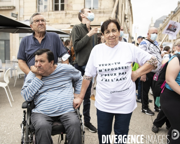 Manif Déconjugalisation AAH