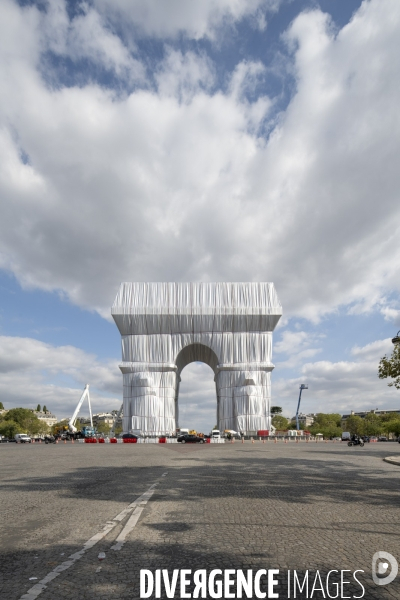 Christo et Jeanne-Claude : L Arc de triomphe empaqueté