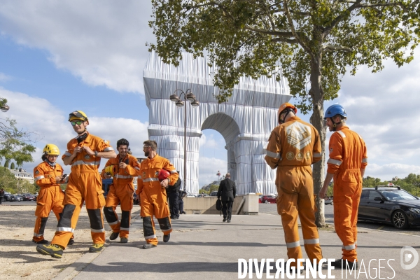 Christo et Jeanne-Claude : L Arc de triomphe empaqueté