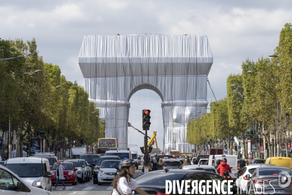 Christo et Jeanne-Claude : L Arc de triomphe empaqueté