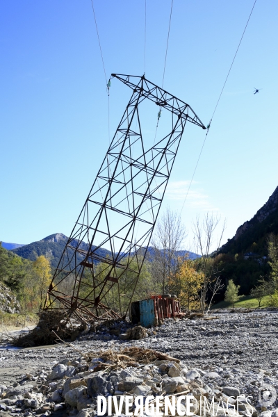 Tende le 12/10/2020 Une ligne haute tension de 30000 volt desafectée est utilisée de nouveau en 20000 volt pour assurer une boucle d alimentation de securite pour le village.