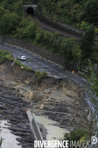 Breil sur Roya le 04/10/2020 La route reliant Tende à Vintimille.Cette departementale a necessité jusqu en septembre 2021 350 millions de depense, environ  200 zones de travaux etaient en chantier dans la vallée de la Roya.
