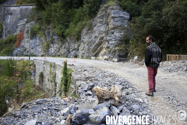 Breil sur Roya le 13/10/2020 Cedric sur la route à l entée de son exploitation. Cette axe relie le Piemont en Italie à Vintimille en passant par Tende et Breil sur Roya. Des portions de route sont effondrées en plusieurs endroits.  En septembre 2021 c