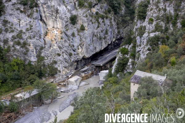 Vallée de la Roya le 07/10/2020 aspect de la route internationale reliant Cuneo à Vintimille entre Fontan et Tende. En date de septembre 2021 c est 350 millions d euro qui ont ete investi pour la reconstruction de la route.