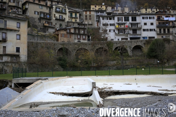 Tende le 13/11/2020 la piscine detruite sur la rive du fleuve Roya.