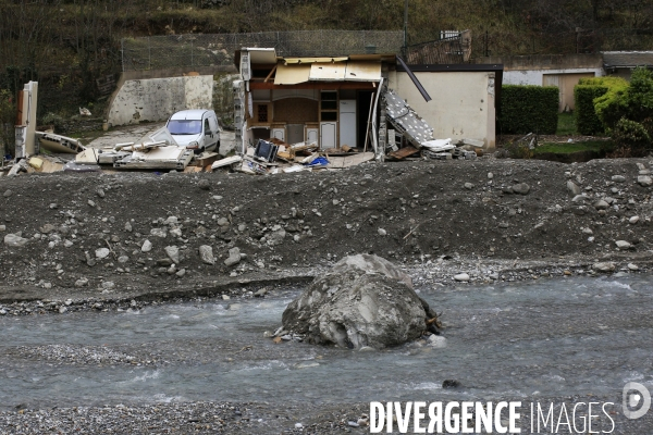 Tende le 13/11/2020  habitation éventrée sur la rive droite du fleuve Roya.