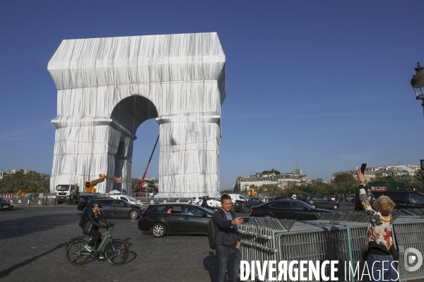 L arc de triomphe empaquete par christo