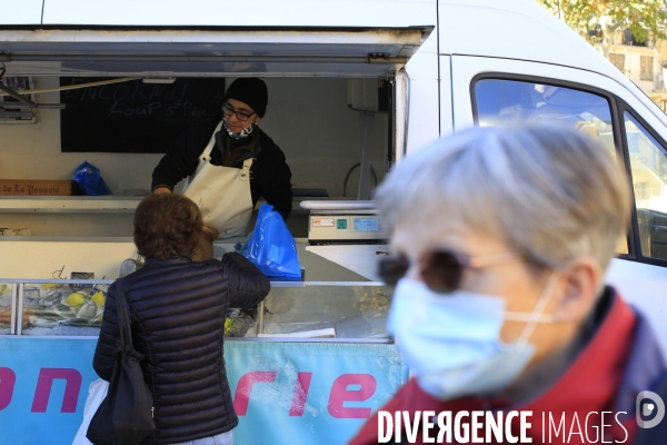 Tende le 25/11/2020 Choukri le poissonier  du Cannet sur le marché de Tende. Il n etait pas venu depuis la tempete. L ouverture de la route provisoire lui a permit de venir au village. Cela lui a pris trois heures de route, il ne devrait pas revenir avan