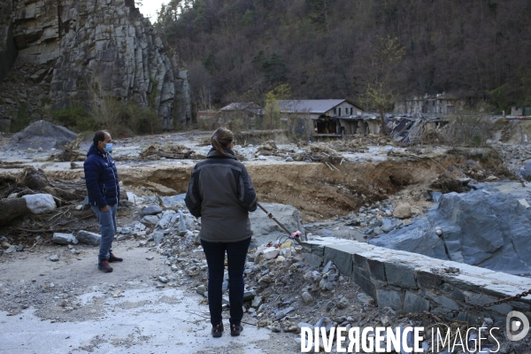 Tende le 23/11/2020 Luc Fioretti et Fanny Denis pres du lit du fleuve Roya  entre Saint Dalmas et Tende