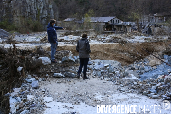 Tende le 23/11/2020 Luc Fioretti et Fanny Denis pres du lit du fleuve Roya  entre Saint Dalmas et Tende