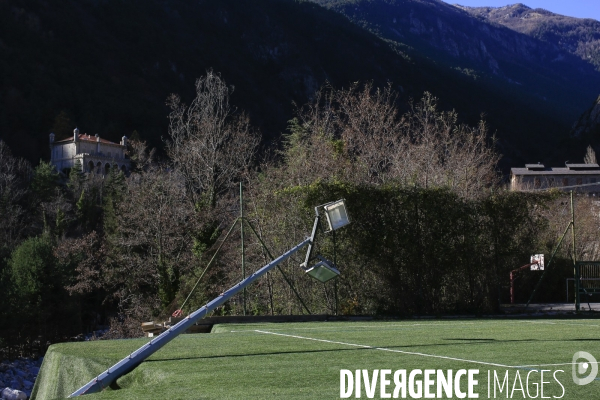 Tende le 23/11/2020 Terrain de foot pres de la gare de Saint Dalmas de Tende. La crue du torrent de la Bieugne a emporté une partie du mur de soutenement du terrain.