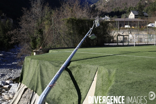 Tende le 23/11/2020 Terrain de foot pres de la gare de Saint Dalmas de Tende. La crue du torrent de la Bieugne a emporté une partie du mur de soutenement du terrain.