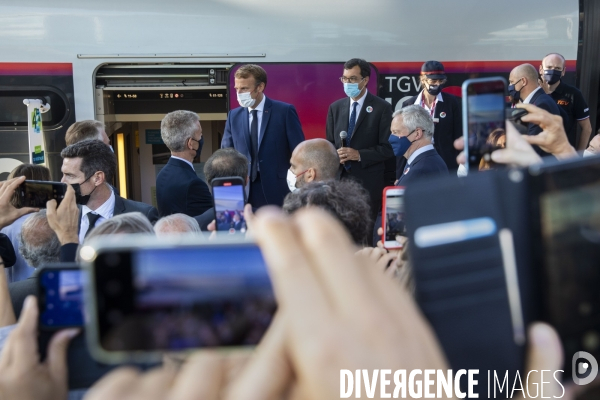 Emmanuel MACRON pour le dévoilement du nouveau TGV M