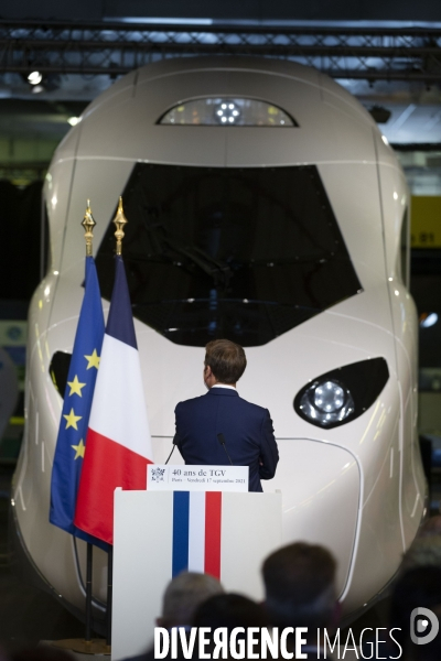 Emmanuel MACRON pour le dévoilement du nouveau TGV M