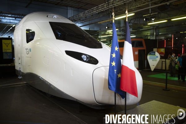 Emmanuel MACRON pour le dévoilement du nouveau TGV M