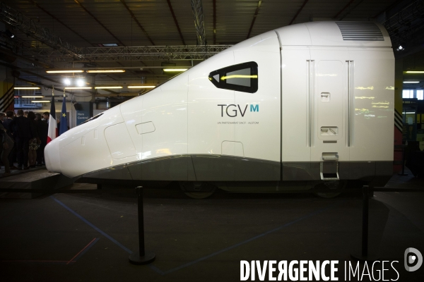 Emmanuel MACRON pour le dévoilement du nouveau TGV M