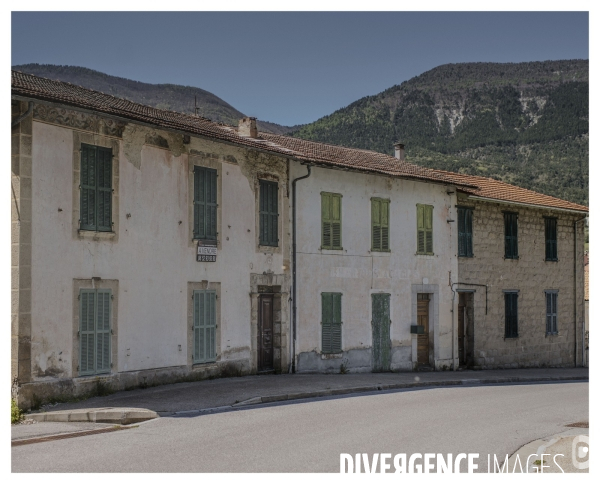 Le long de la Transbassealpine Digne-Nice ( la fin de l été )