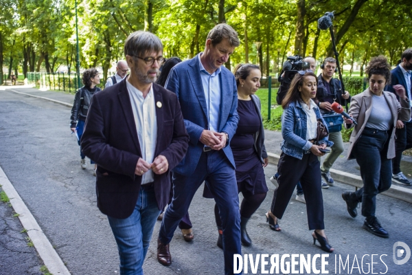 Yannick Jadot visite Cycle terre à Sevran.