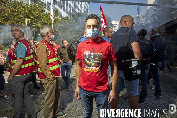 Naval Group - Manifestation CGT pour un treizieme mois