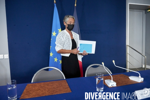 Elisabeth Borne et les partenaires sociaux sur l agenda social