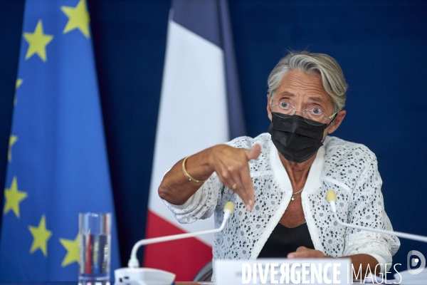 Elisabeth Borne et les partenaires sociaux sur l agenda social