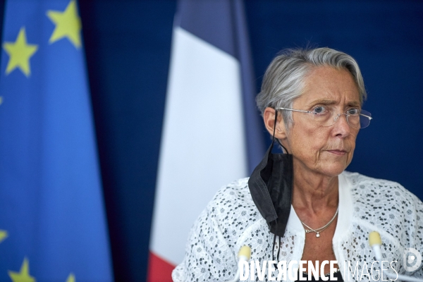 Elisabeth Borne et les partenaires sociaux sur l agenda social