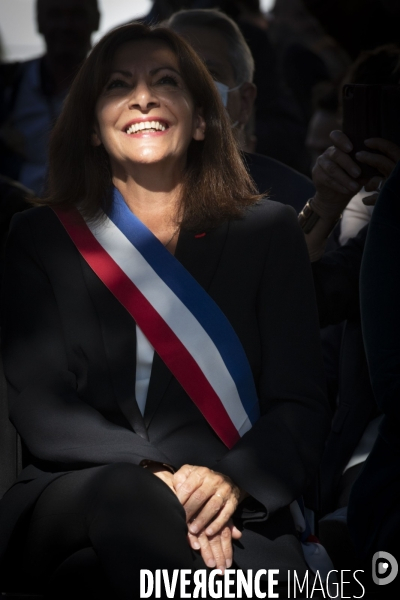 Anne HIDALGO inaugure la place Juliette gréco.