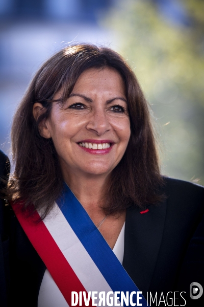 Anne HIDALGO inaugure la place Juliette gréco.