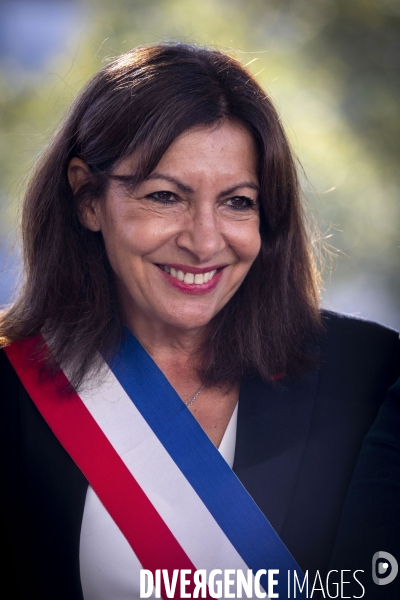 Anne HIDALGO inaugure la place Juliette gréco.