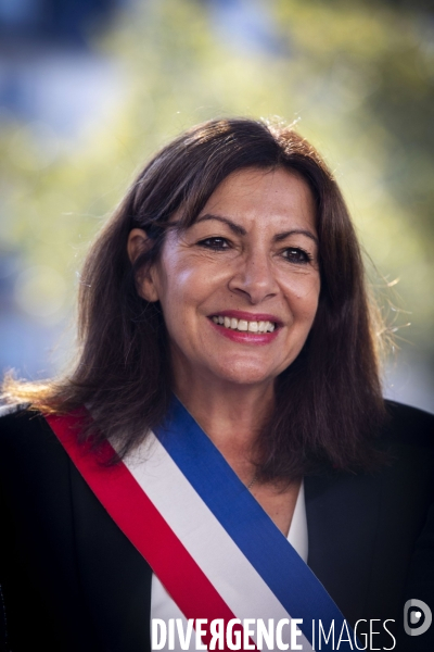 Anne HIDALGO inaugure la place Juliette gréco.