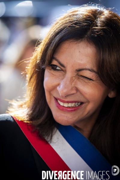 Anne HIDALGO inaugure la place Juliette gréco.