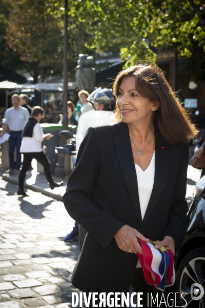 Anne HIDALGO inaugure la place Juliette gréco.