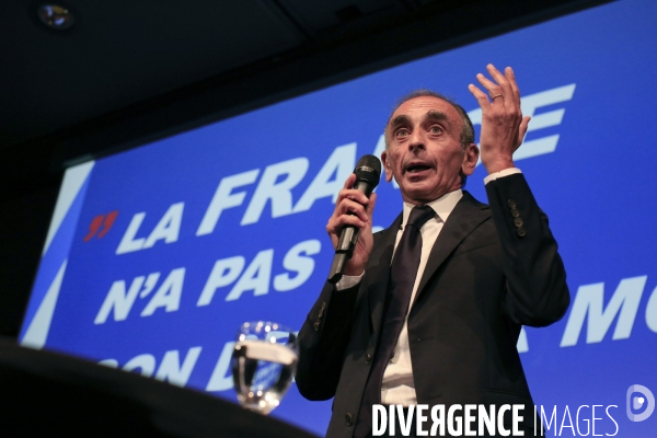 Nice le 18/09/2021 Eric Zemmour en visite à Nice et de ses lecteurs sur la scene du palais des Congres.