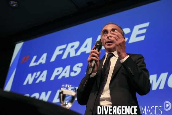 Nice le 18/09/2021 Eric Zemmour en visite à Nice et de ses lecteurs sur la scene du palais des Congres.