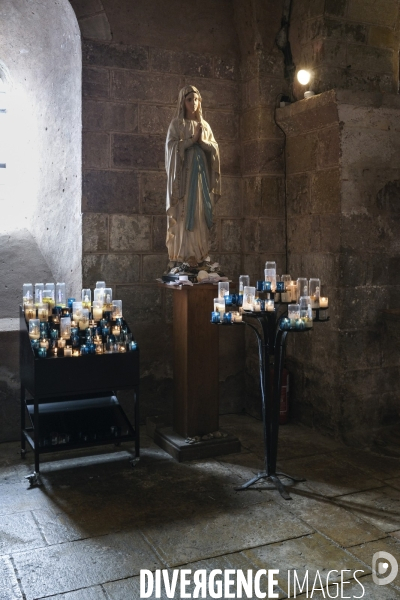 église abbatiale située à Conques