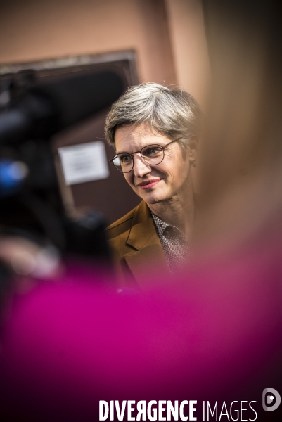 Sandrine rousseau, candidate a la primaire de europe ecologie les verts