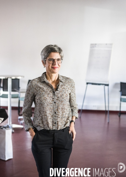 Sandrine rousseau, candidate a la primaire de europe ecologie les verts