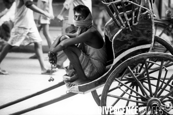 Les « hommes chevaux » de Calcutta, derniers rickshaws humains de la planète