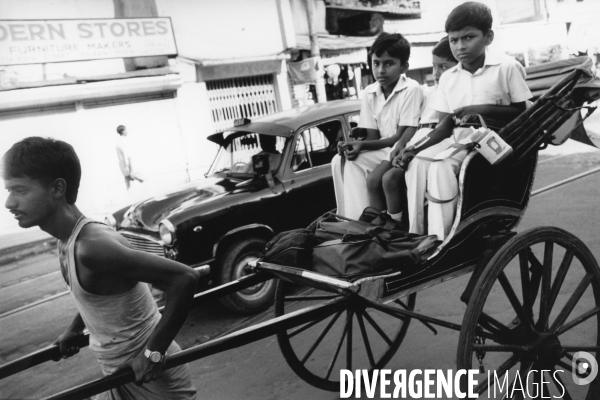 Les « hommes chevaux » de Calcutta, derniers rickshaws humains de la planète