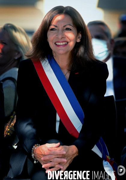 Anne hidalgo inaugure la place Juliette gréco